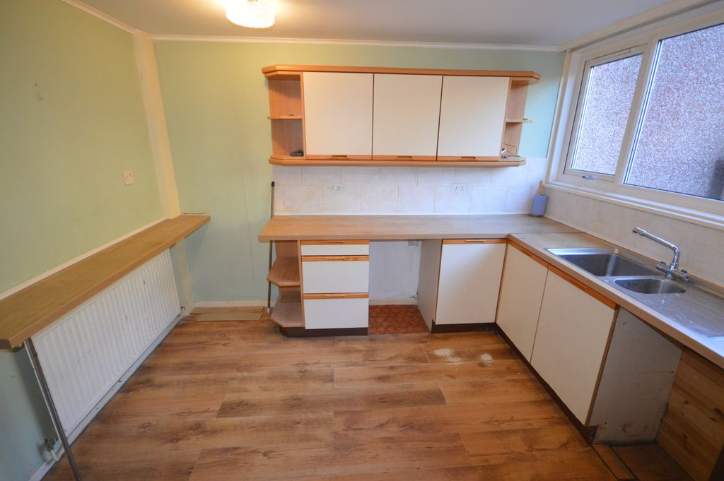 Property photo 2 of 13 Picture No. 21