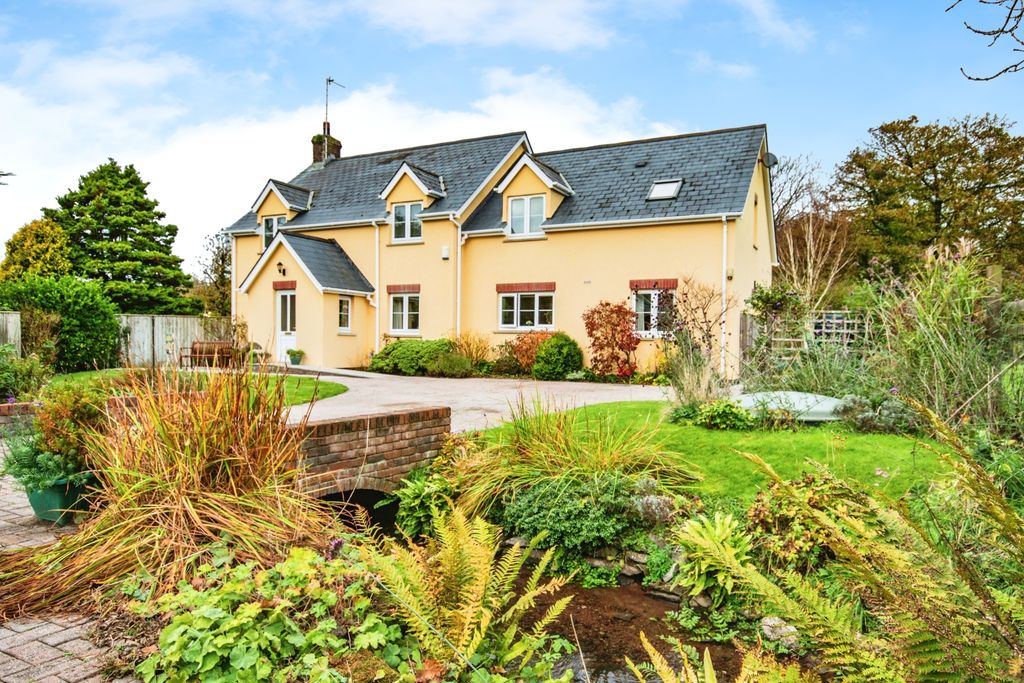 Property photo 1 of 17 Photography