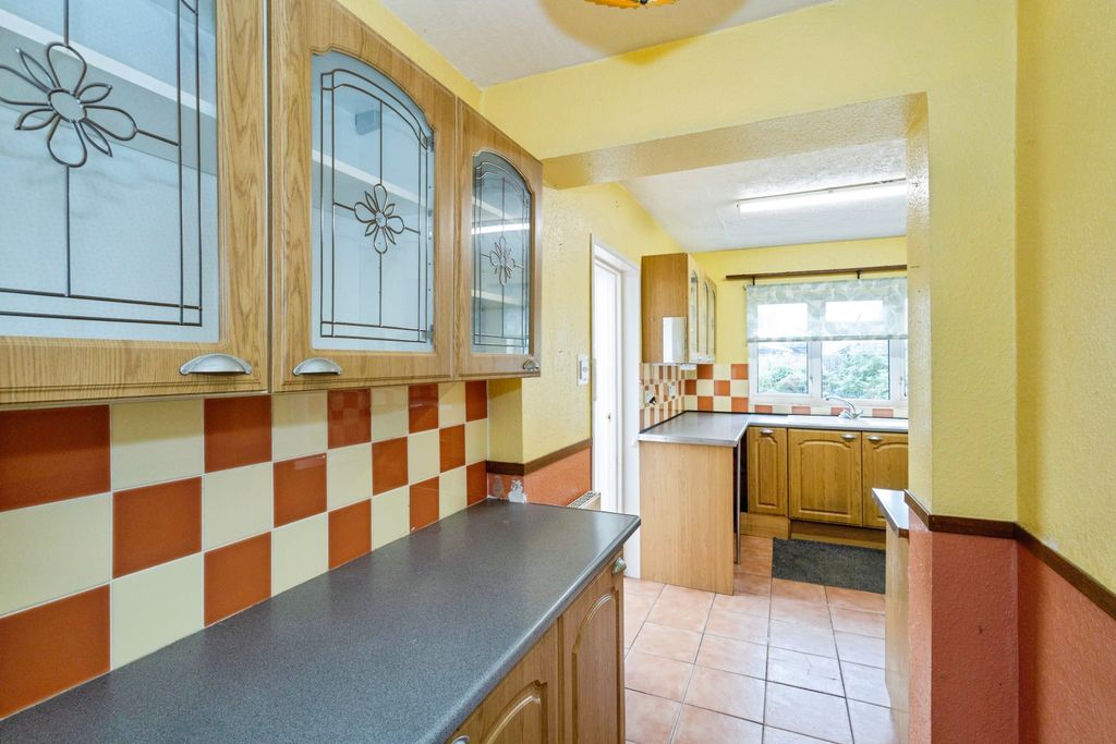 Property photo 2 of 20