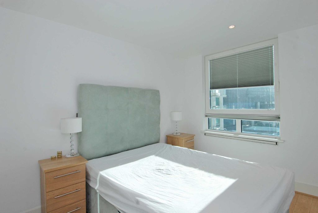 Property photo 3 of 9 Bedroom