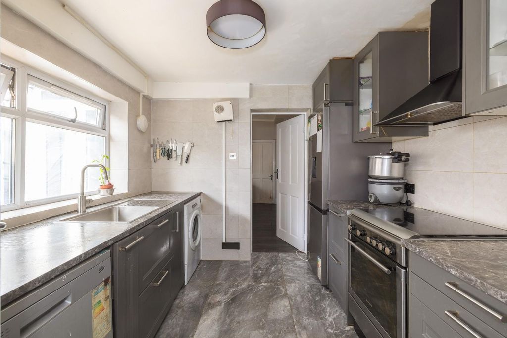 Property photo 3 of 21 Char0013.Jpg