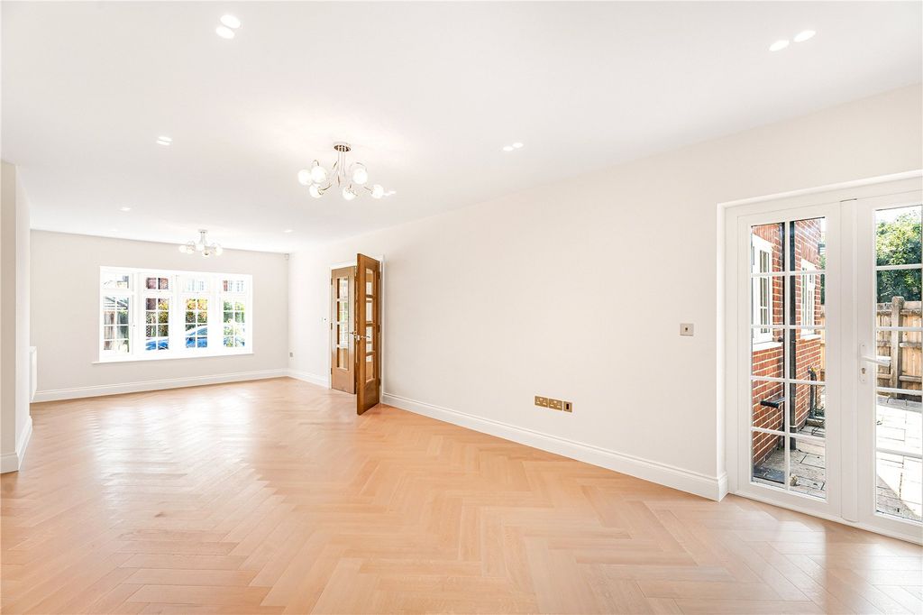 Property photo 2 of 30 Picture No. 31