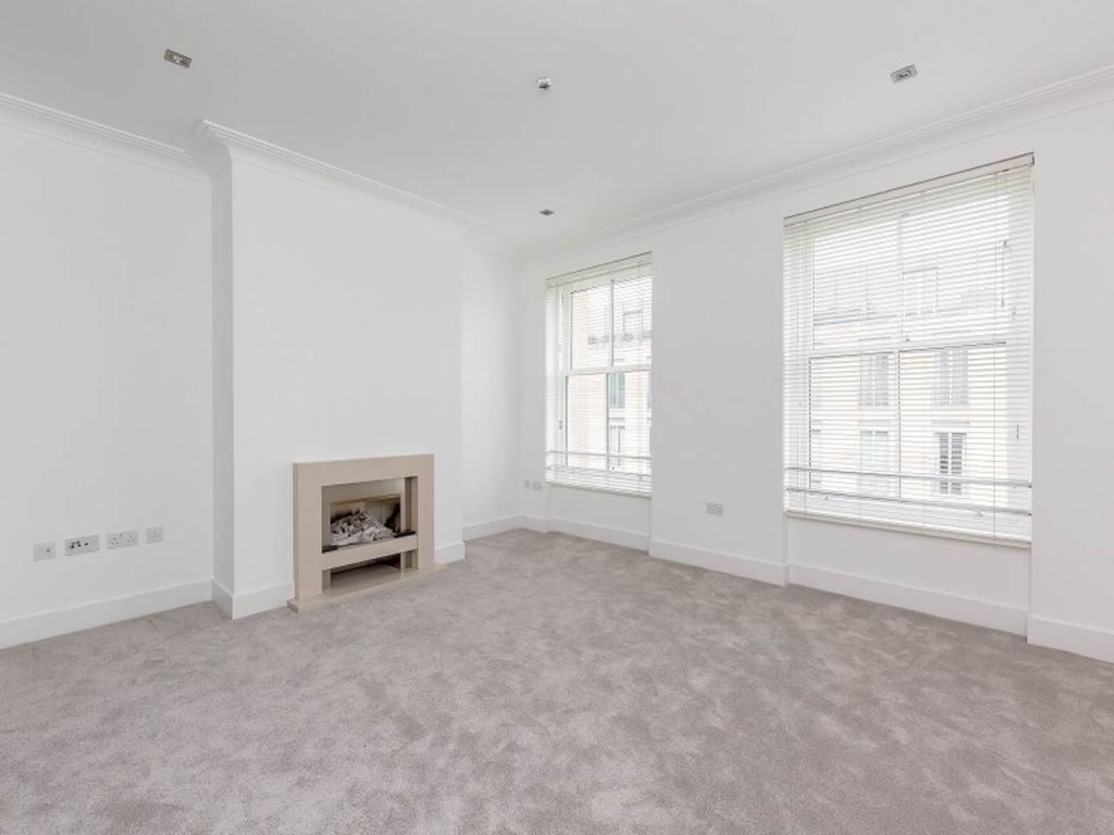 Property photo 2 of 9 46410_St