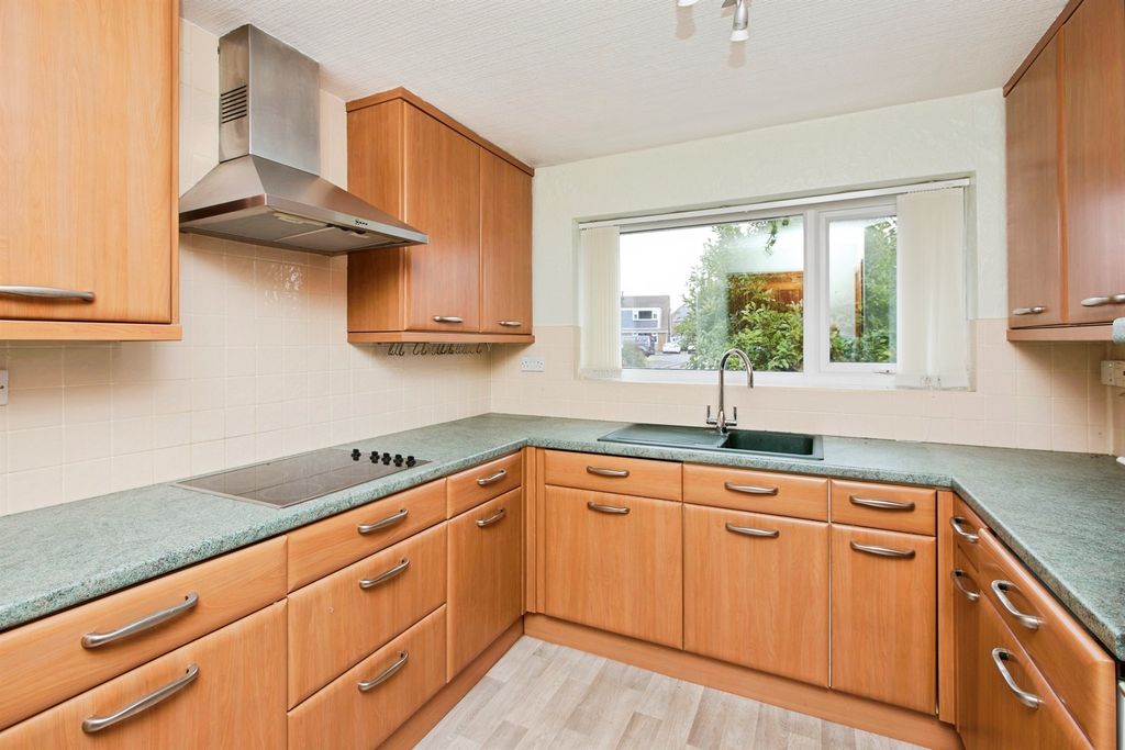 Property photo 2 of 18