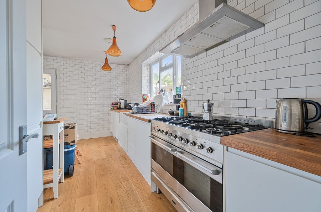 Property photo 3 of 17 1439976-11-69d908...