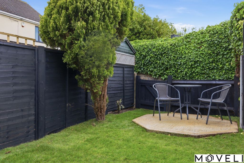 Property photo 2 of 34