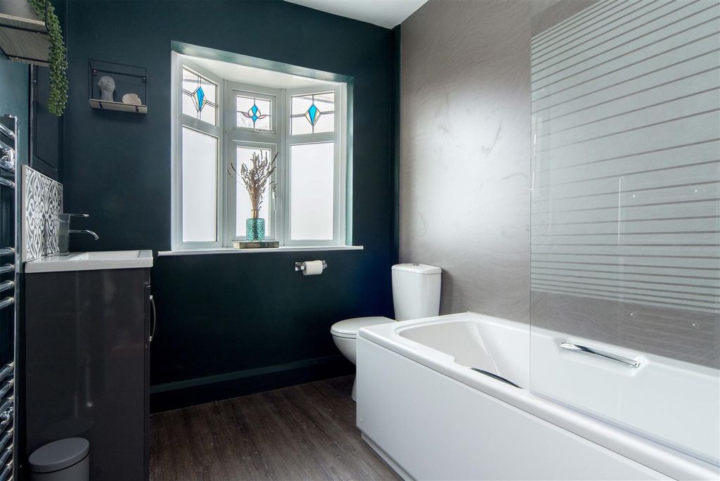 Property photo 2 of 9 59 Pelham Cres Low Res-46.Jpg