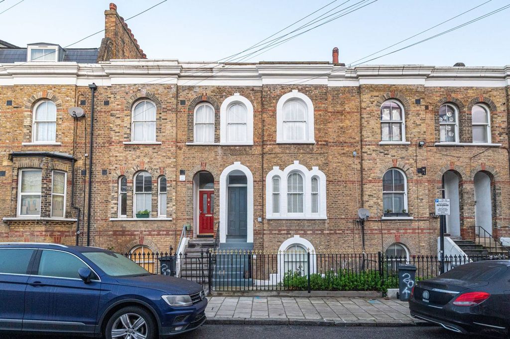 Property photo 2 of 25