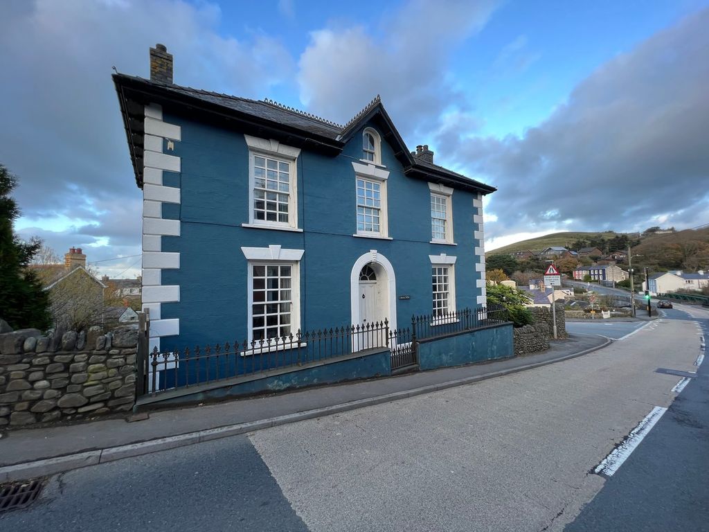 Property photo 1 of 61