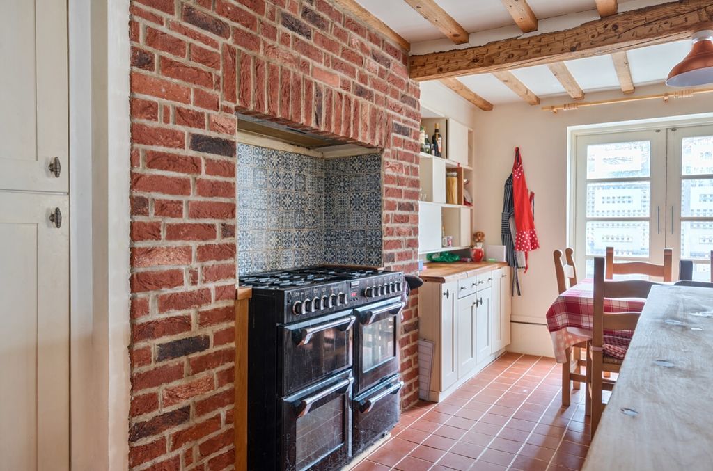 Property photo 2 of 35 1403316-29-6978A9c4d6A6E-Arw-1