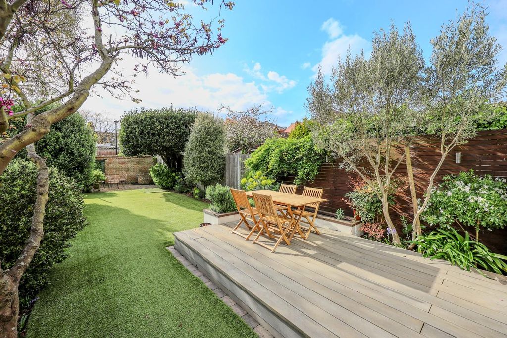 Property photo 3 of 37