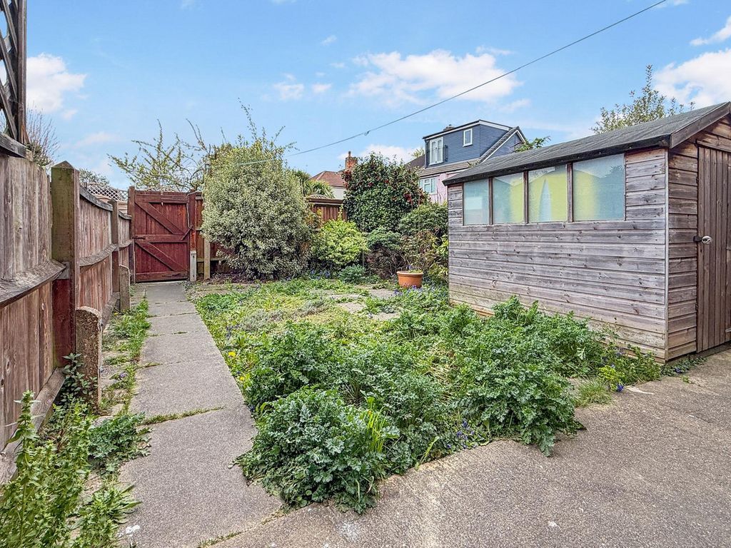 Property photo 3 of 6