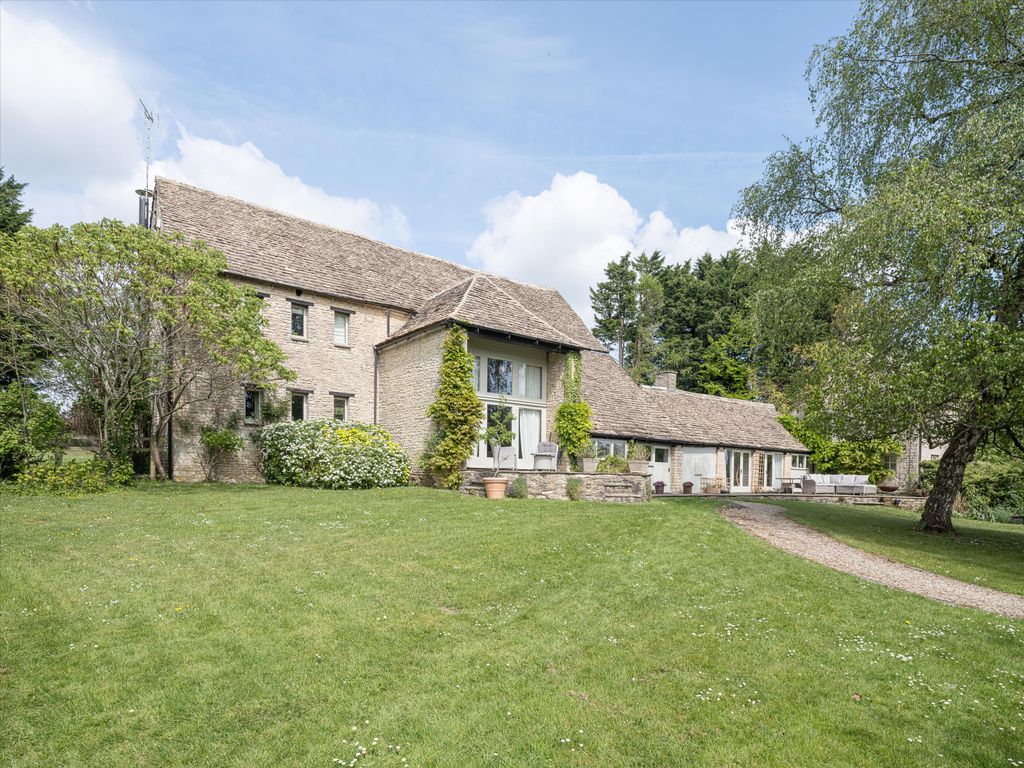 Property photo 1 of 17 Image