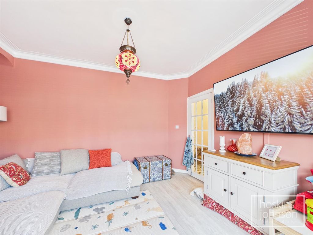 Property photo 3 of 25 Cam02644G0-Pr0407-Still002.Jpg