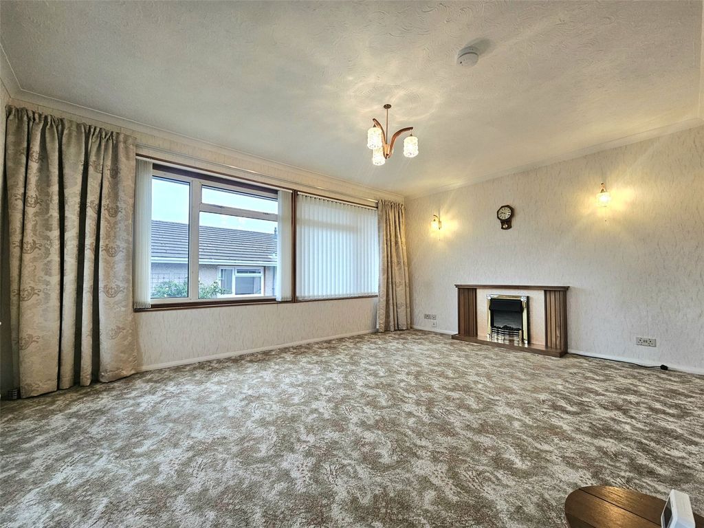 Property photo 2 of 19 Picture No. 24
