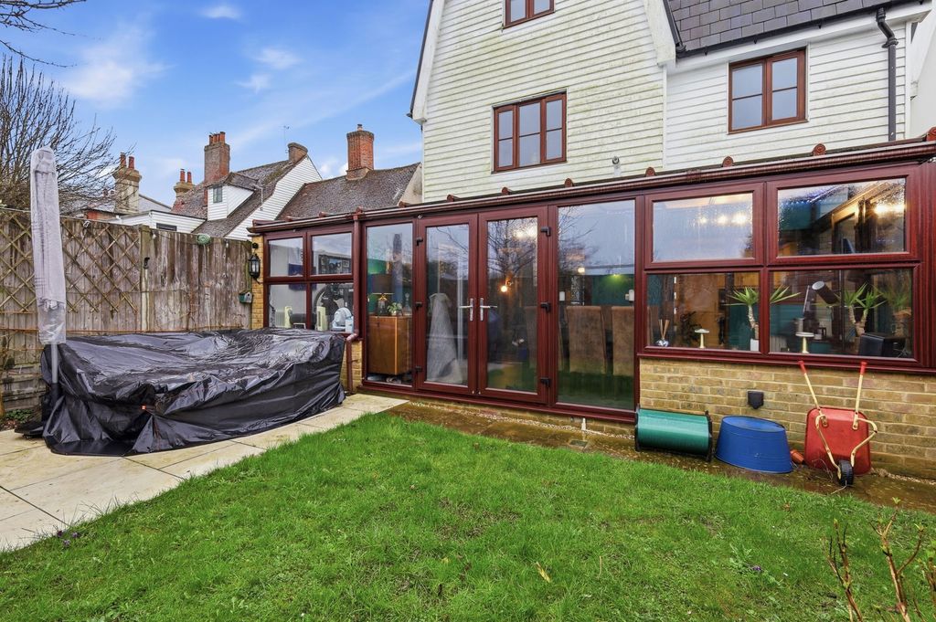 Property photo 3 of 32