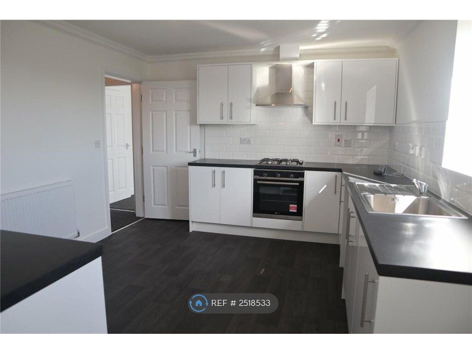 Property photo 2 of 14 Kitchen