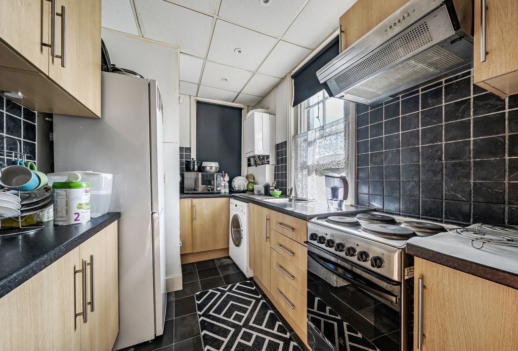 Property photo 3 of 9 1313864-8-6866d82...