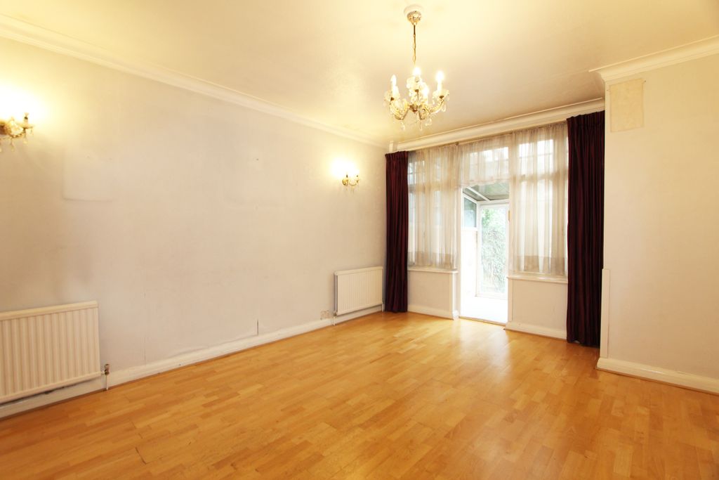 Property photo 2 of 5