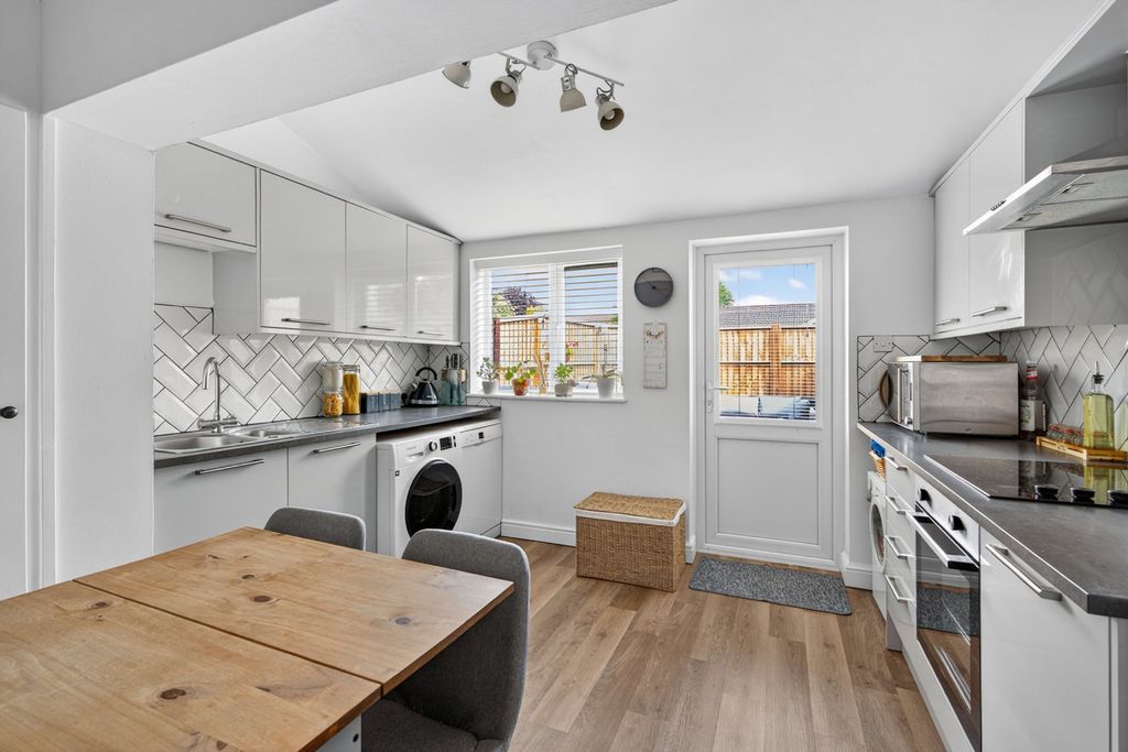 Property photo 3 of 11 5182465
