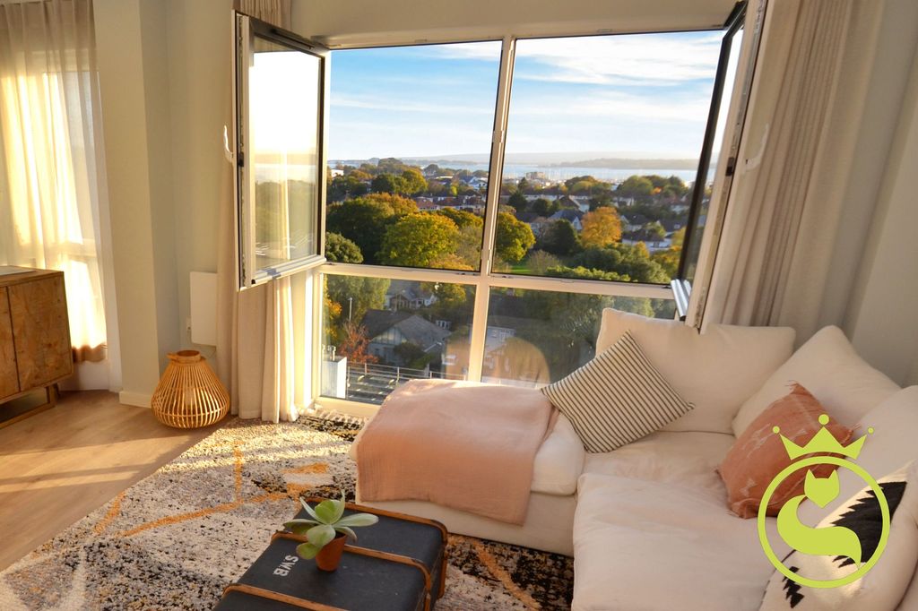 Property photo 2 of 27