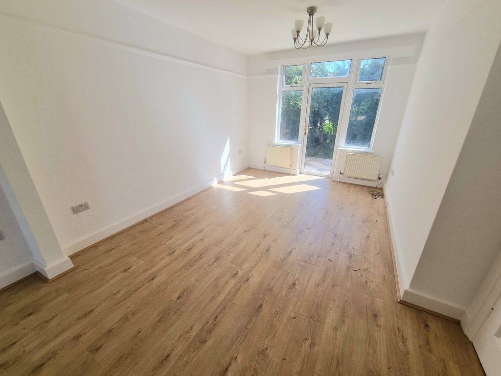 Property photo 3 of 12 Picture No. 31