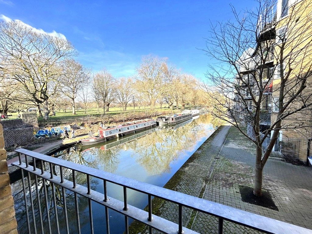 Property photo 2 of 11 2 Gunmakers 2