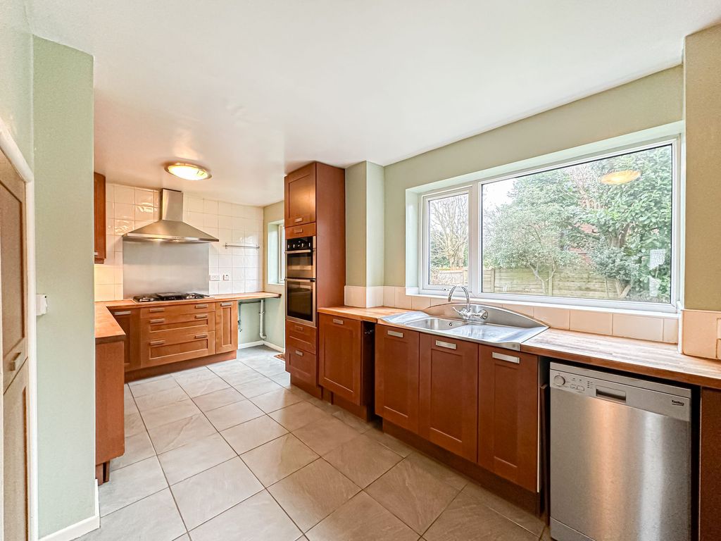 Property photo 2 of 23