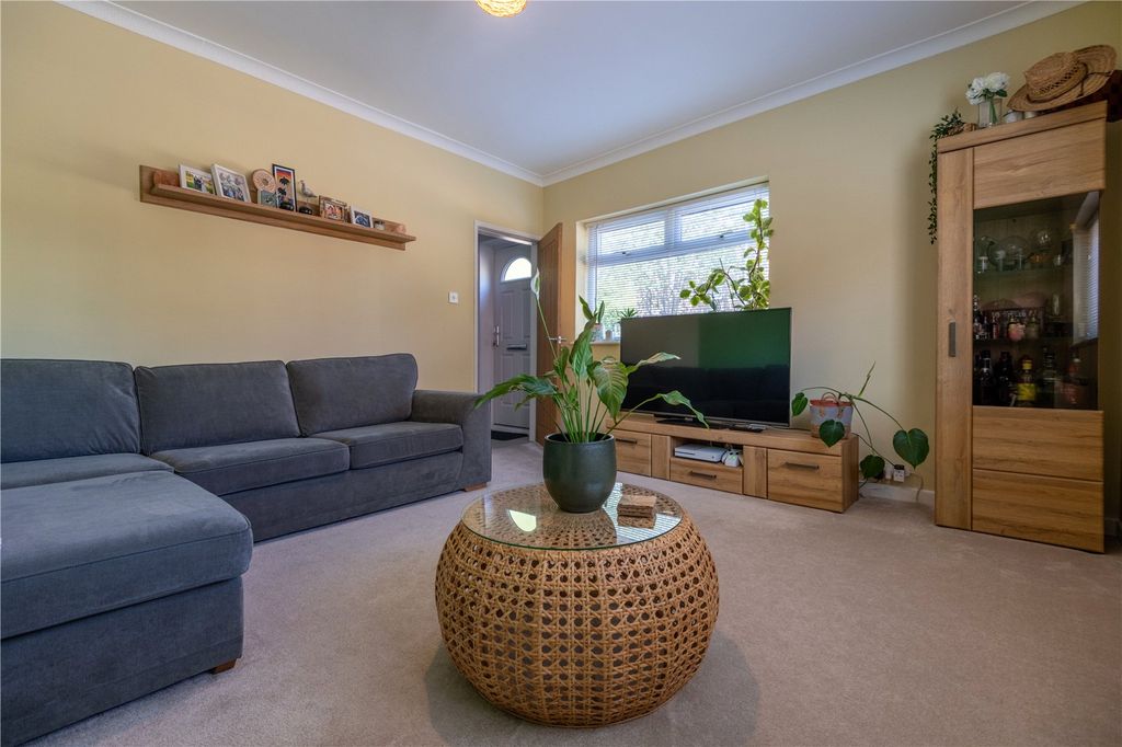 Property photo 3 of 15 Picture No. 02