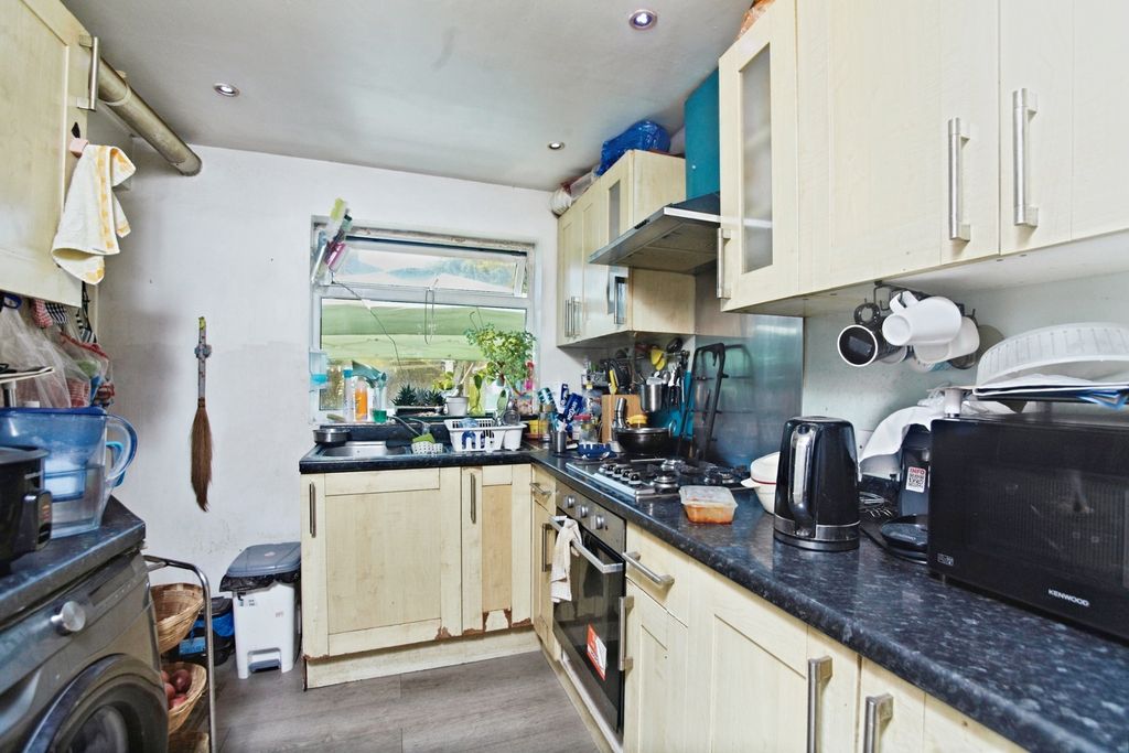 Property photo 3 of 18 Pbox-Img.Jpg