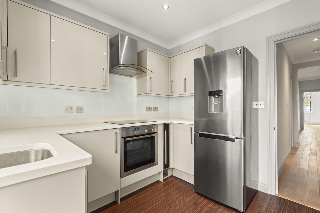 Property photo 2 of 9 Kitchen