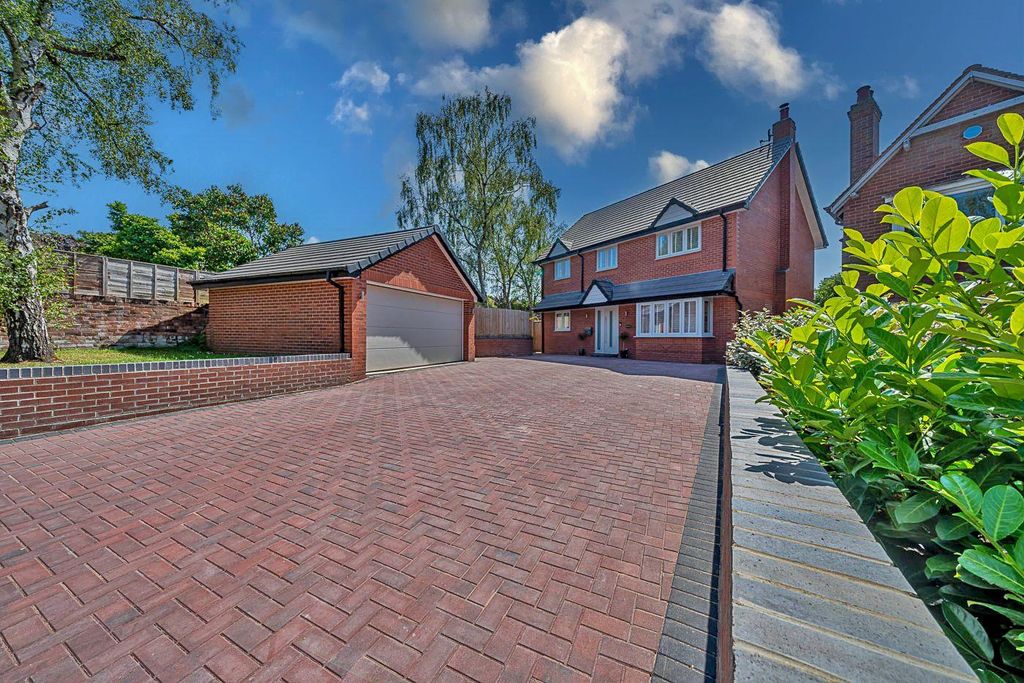 Property photo 1 of 44