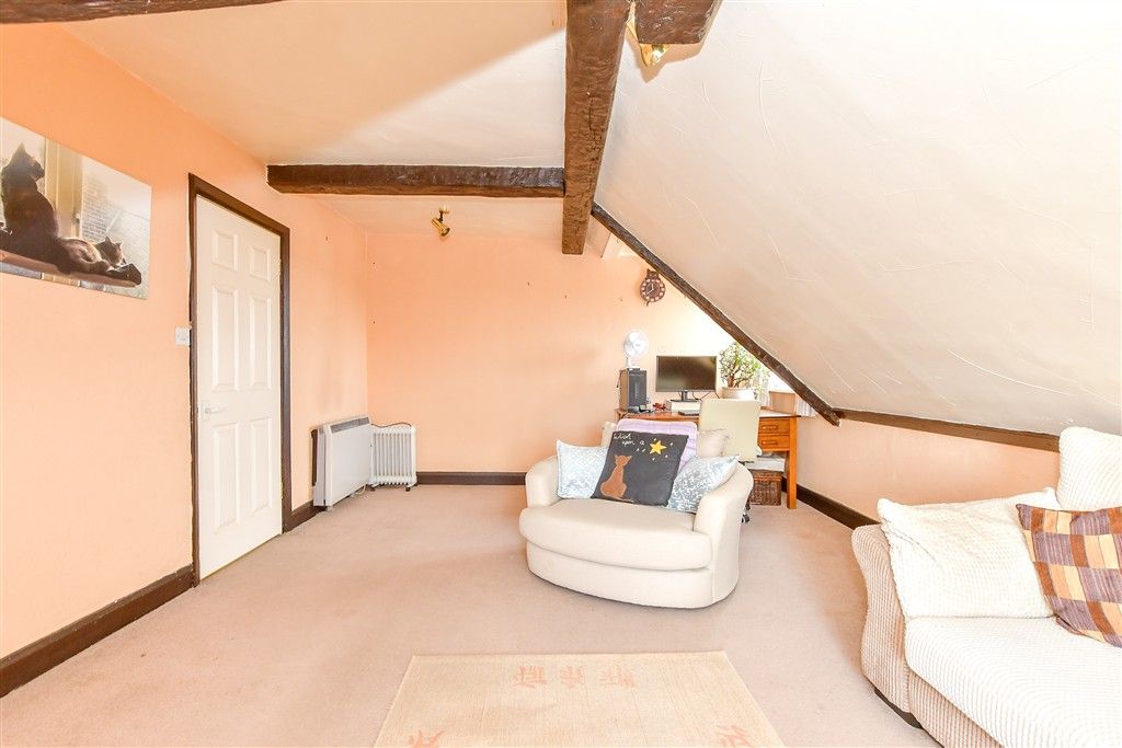 Property photo 2 of 16 Lounge