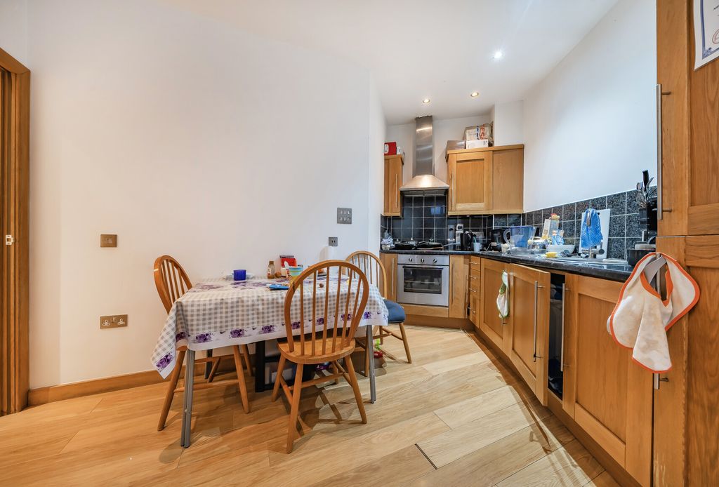 Property photo 2 of 9 1347611-12-68c28d...