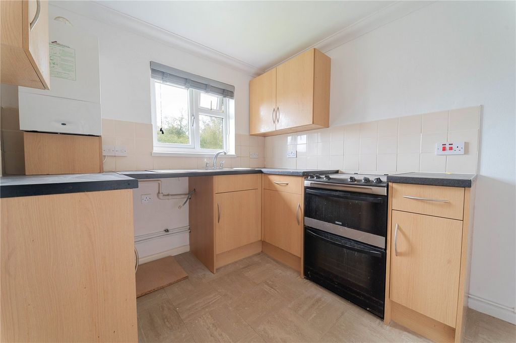 Property photo 2 of 10 Kitchen