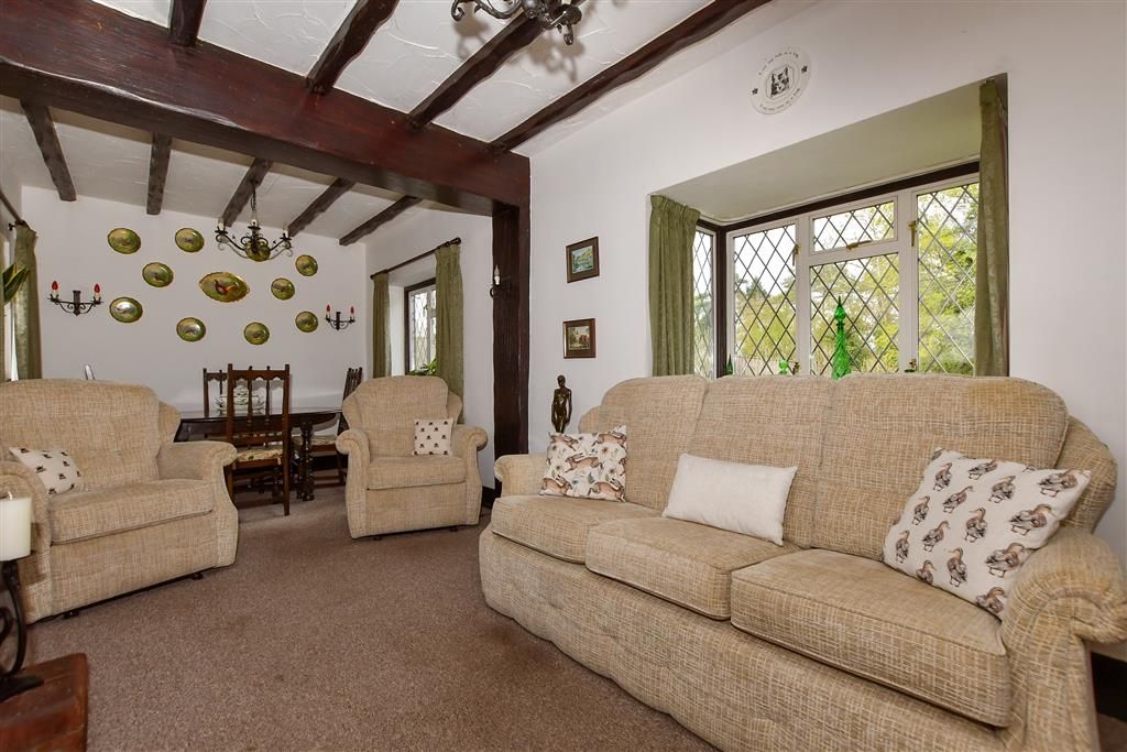 Property photo 1 of 17 Lounge