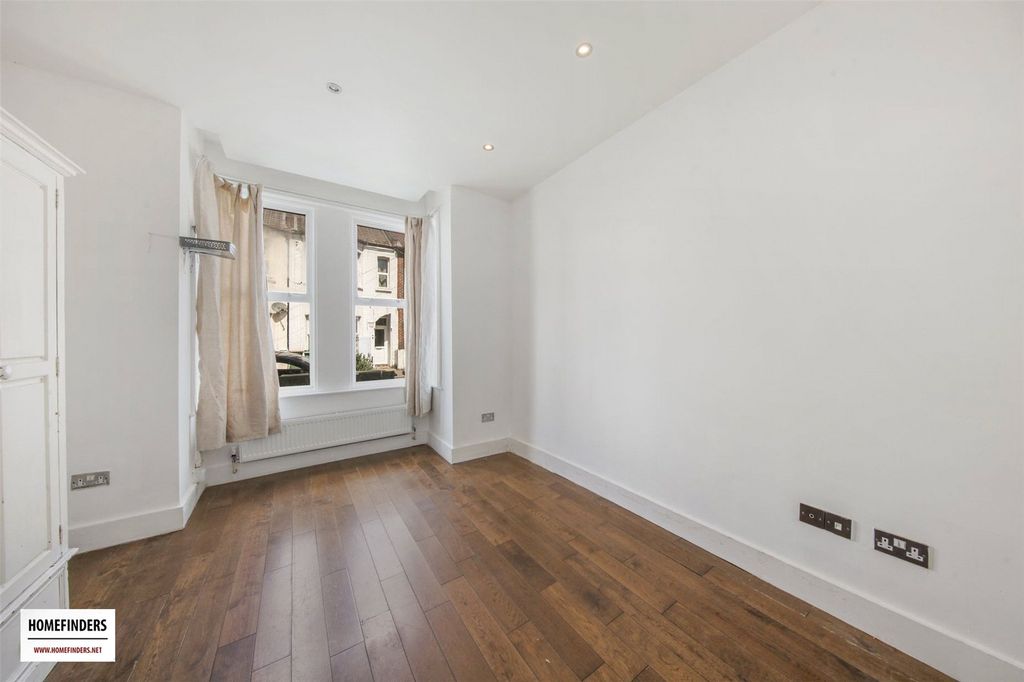 Property photo 3 of 15 Picture No. 04