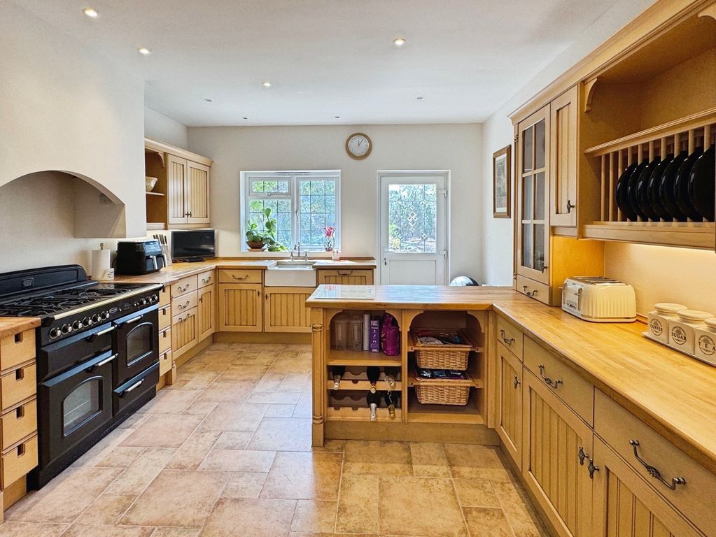 Property photo 3 of 20 Pbox-Img.Jpg
