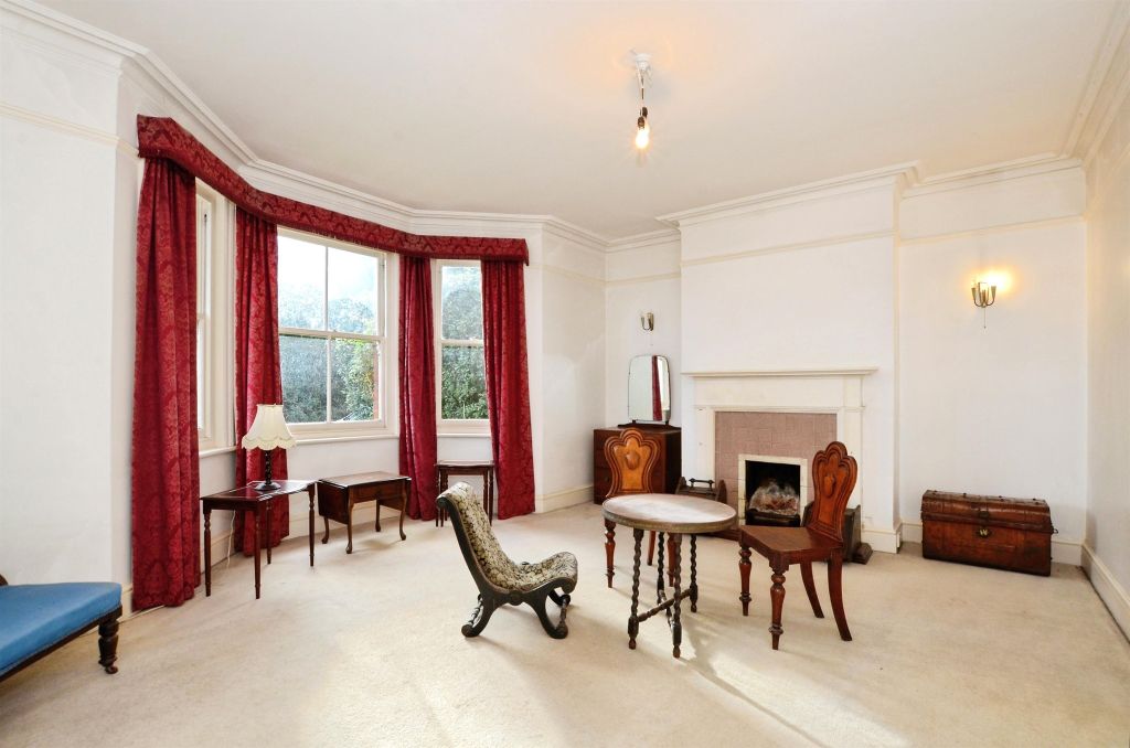 Property photo 3 of 18