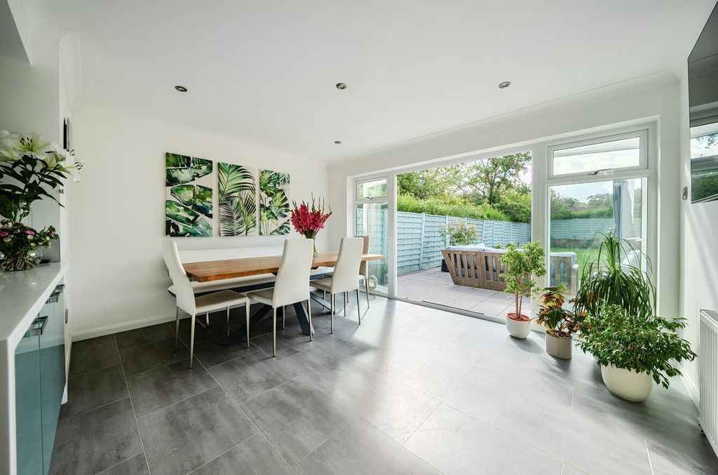 Property photo 3 of 25 1353165-4-68c3Fd6...
