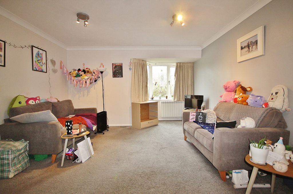 Property photo 2 of 6