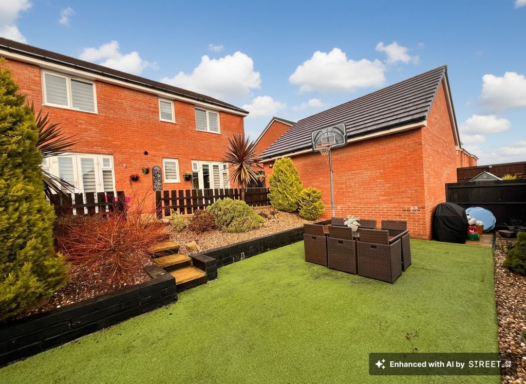 Property photo 2 of 27