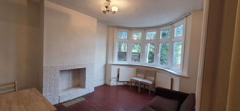 Property photo 1 of 18 1 Bed Maisonette To Rent River Garden, Feltham Tw14