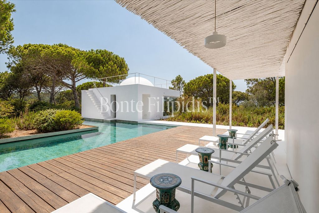 Property photo 1 of 50 3-Bedroom Villa With Pool And Sea Views In Meco