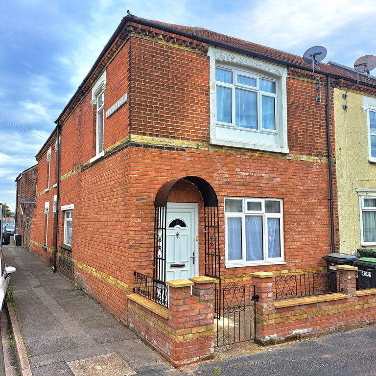 Property photo 1 of 10 Exterior