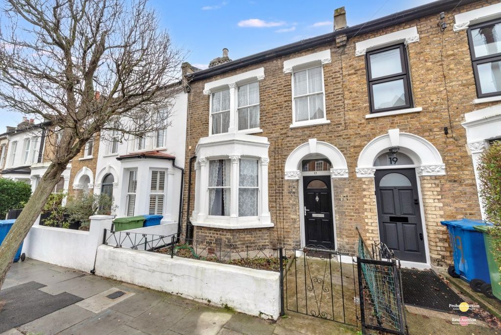 Property photo 2 of 19