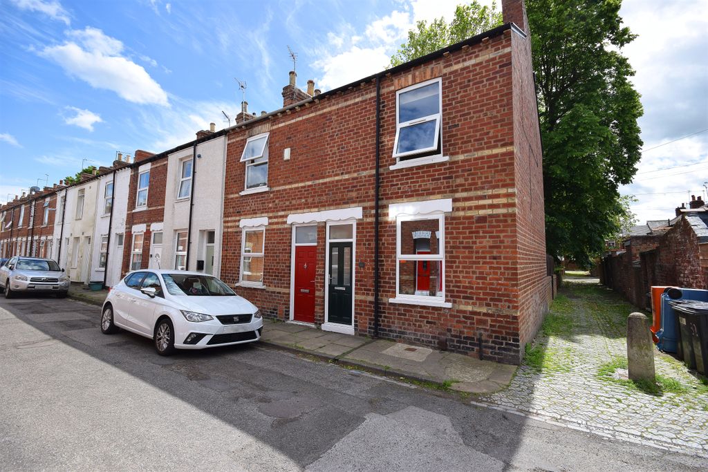 Property photo 1 of 11