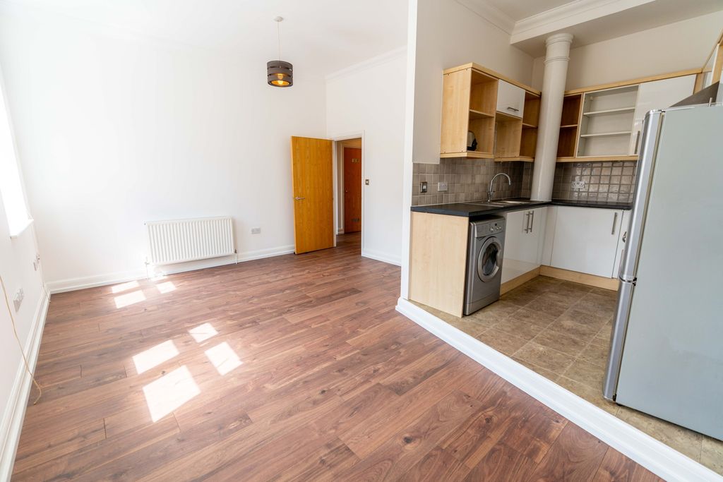 Property photo 3 of 8 Photo