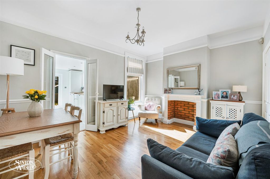 Property photo 3 of 15 35 Cranmer Avenue-3.Jpg