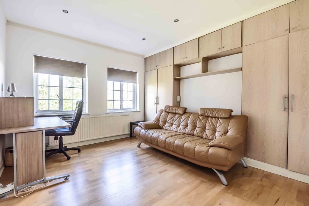 Property photo 2 of 8 477399 (4)